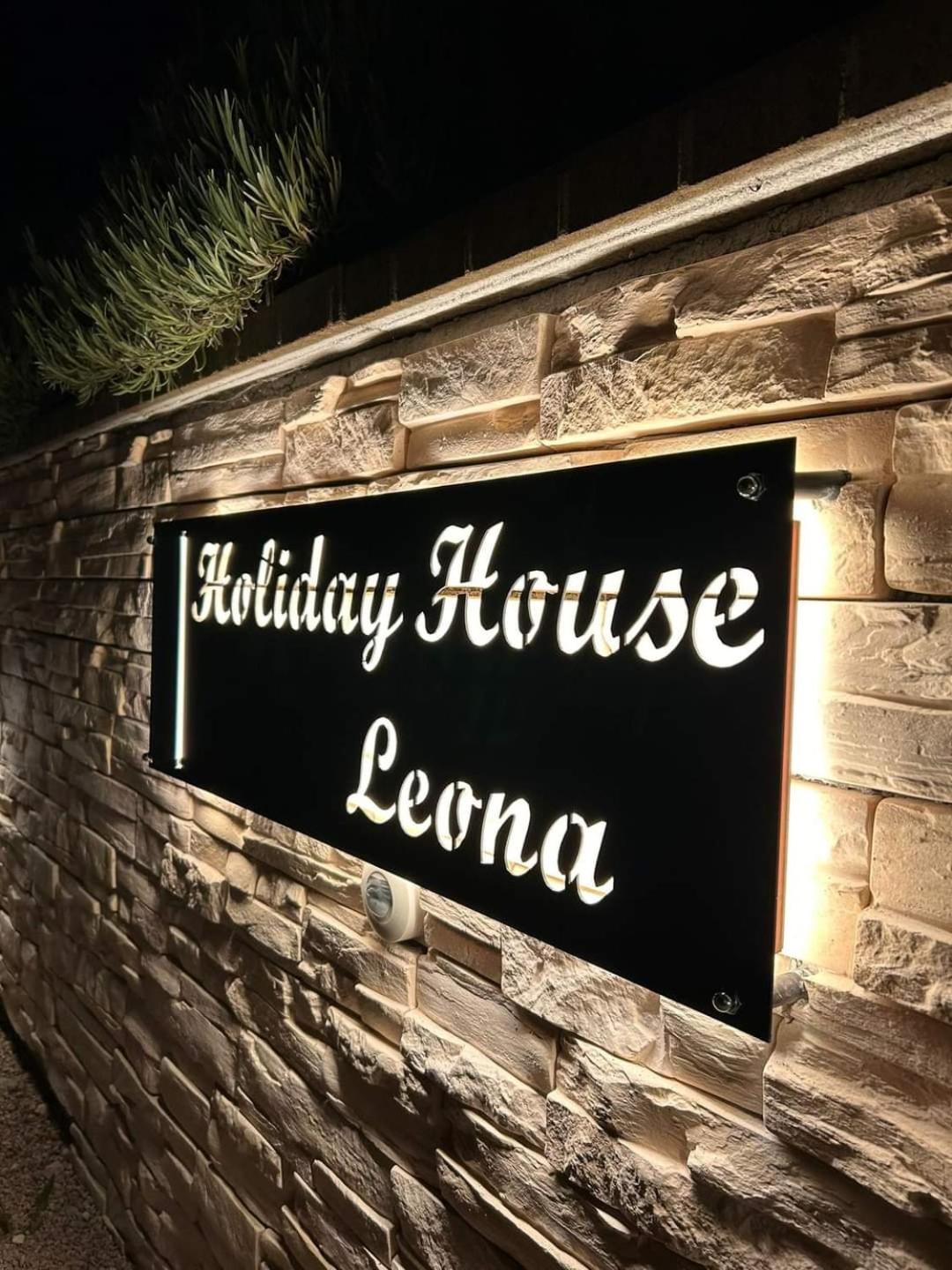 Holiday House Leona オトチャッツ エクステリア 写真