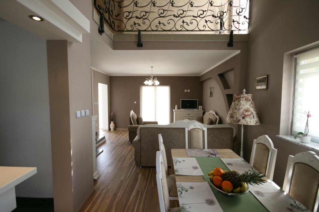 Holiday House Leona オトチャッツ エクステリア 写真