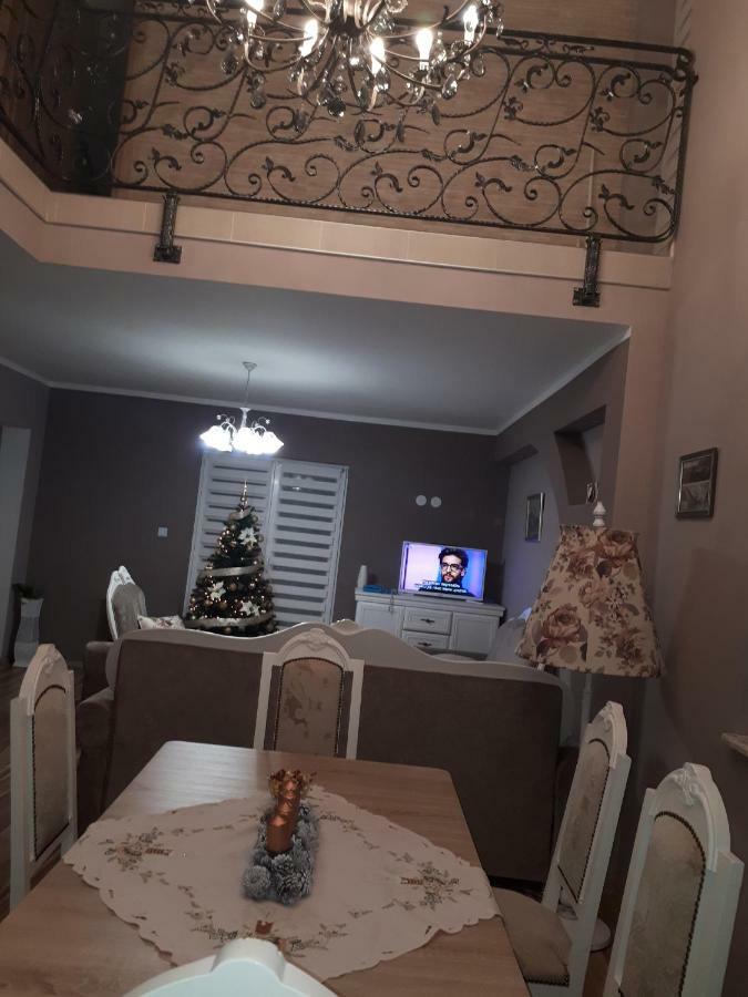 Holiday House Leona オトチャッツ エクステリア 写真